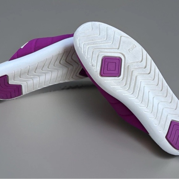 Women’s TOMS 8.5W Fuchsia Quilted Slip On Mules Comfort Cushioned Sole Slipper - Picture 9 of 9